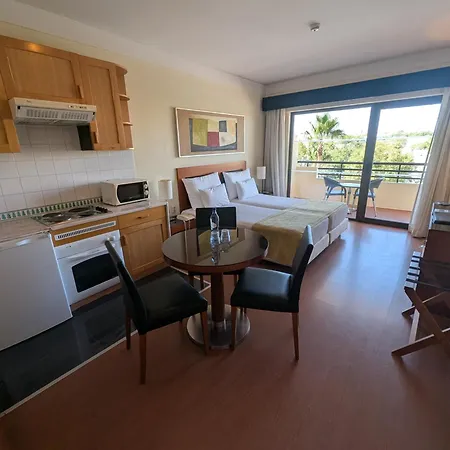 Self-catering & At Cerro Alagoa 公寓式酒店 阿尔布费拉